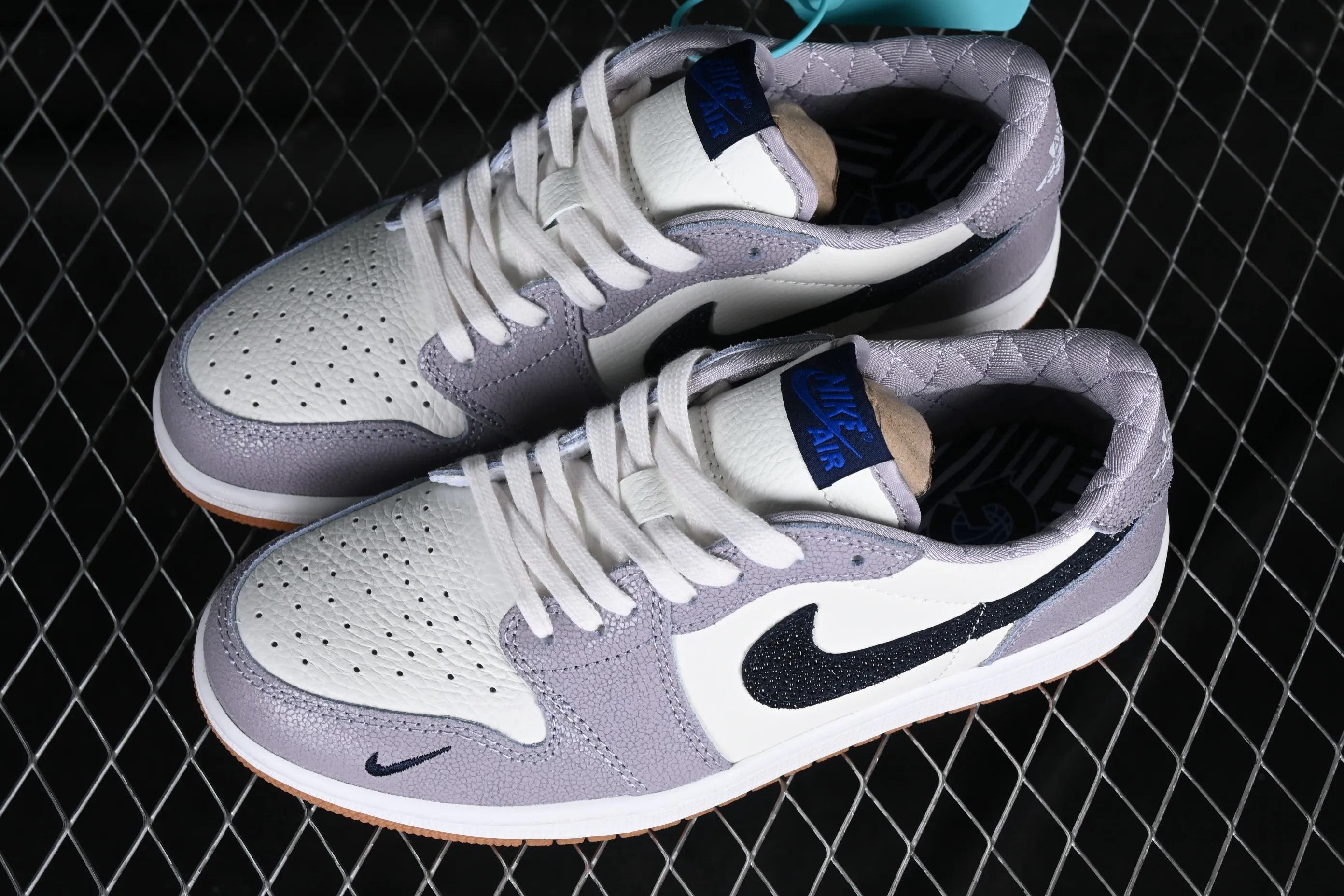 All categories Air Jordan Jordan series basketball shoes Air Jordan 1 Low Z version Air Jordan 1 Low AJ1 Joe 1 black and white gray burst pattern low-top cultural basketball shoes DZ0795-105